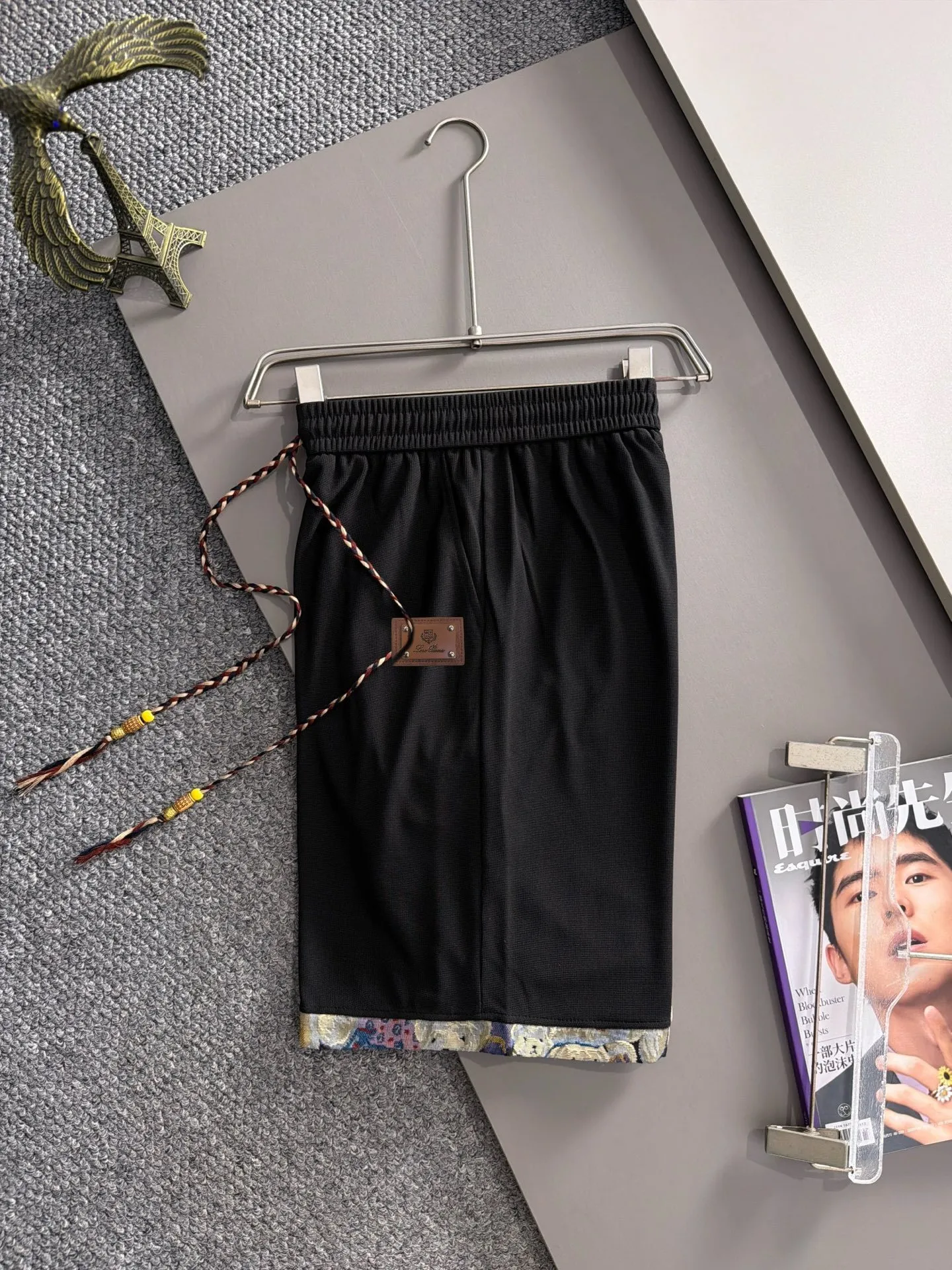LP 2036 Spring/Summer New Arrival elastic band casual shorts, counter-customized fabric Breathable, high comfort, impeccable details, brand element design concept, reflecting high quality. It feels delicate and soft! It presents a casual cut and the upper body shape is great! Sizes:M-5XL